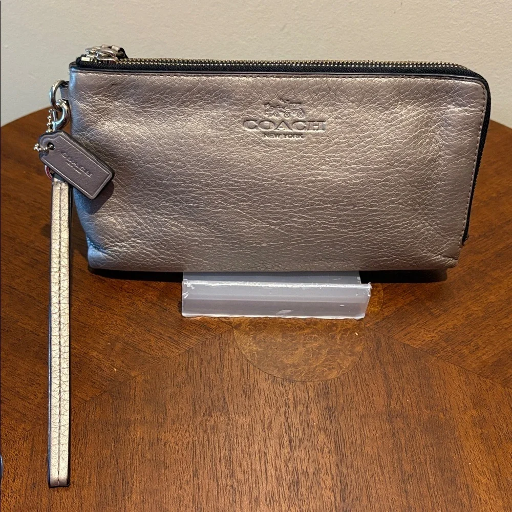 Coach Double zip wristlet pebbled Leather gold metallic long wallet 8”w EUC